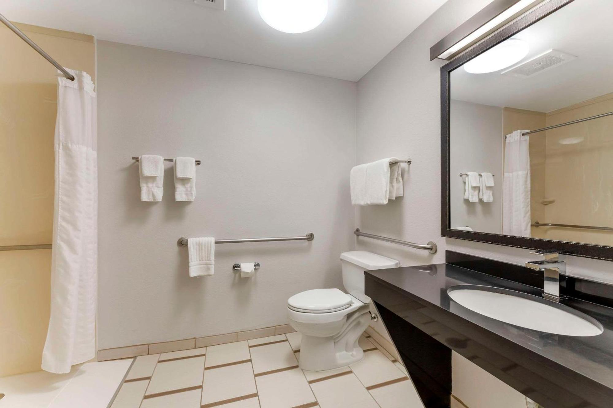 Comfort Inn & Suites Akron South מראה חיצוני תמונה