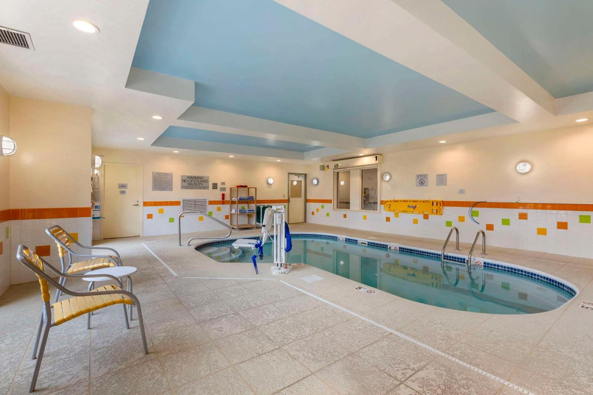 Comfort Inn & Suites Akron South מראה חיצוני תמונה