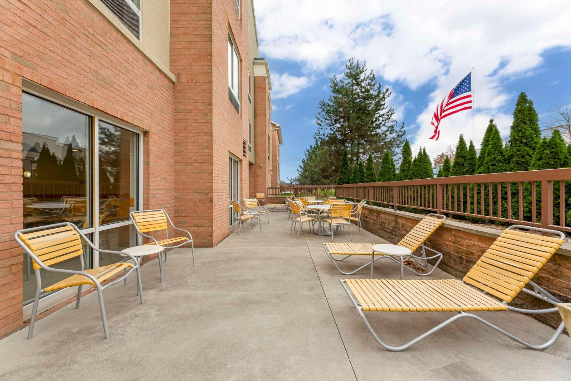 Comfort Inn & Suites Akron South מראה חיצוני תמונה