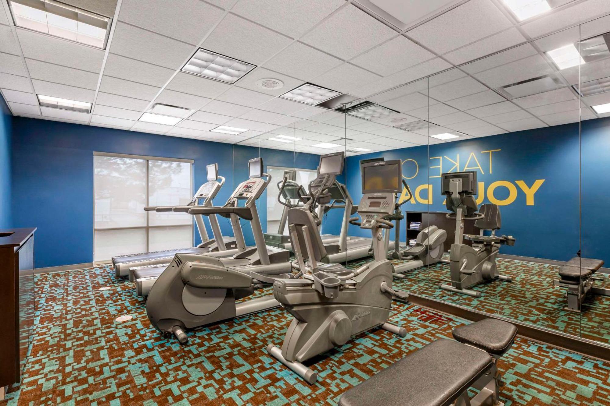 Comfort Inn & Suites Akron South מראה חיצוני תמונה